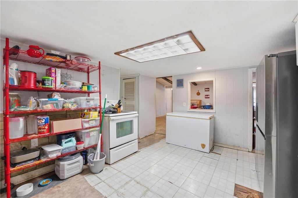 328 Walnut Avenue — photo 14