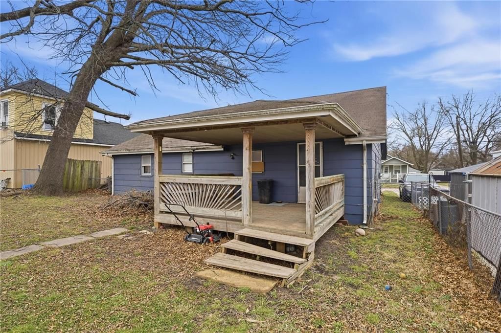 328 Walnut Avenue — photo 29