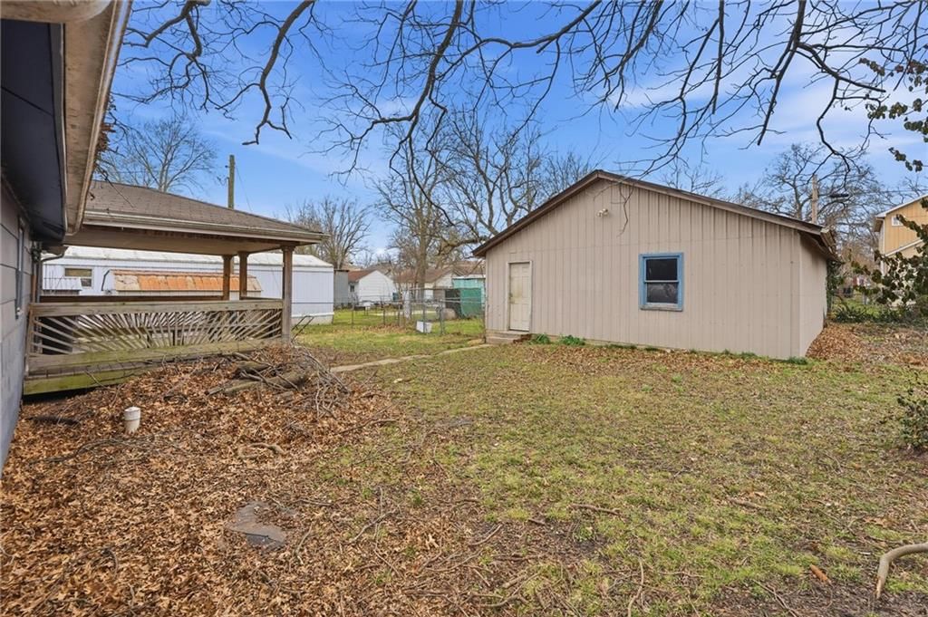 328 Walnut Avenue — photo 31