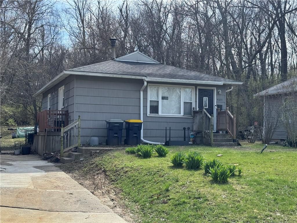 11230 College Avenue — photo 4