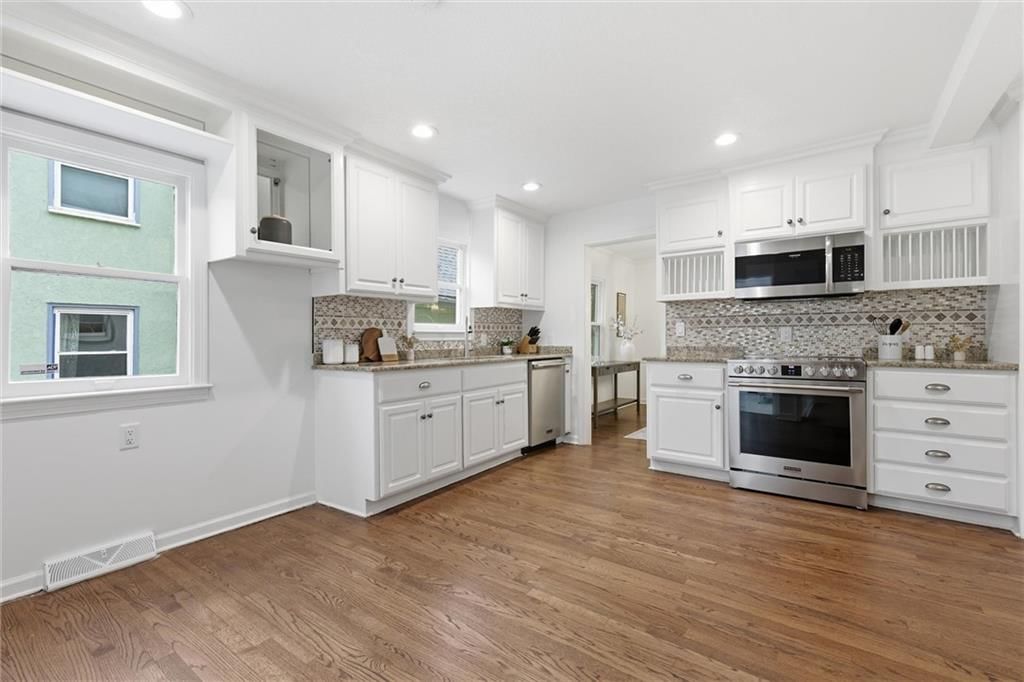 1263 W Gregory Boulevard — photo 15