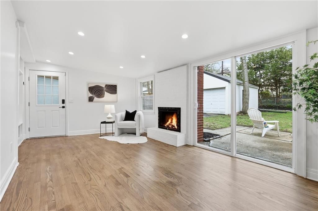 1263 W Gregory Boulevard — photo 18