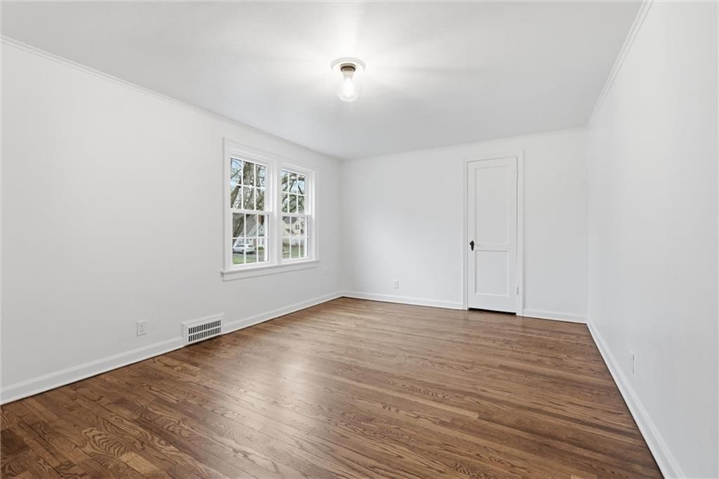 1263 W Gregory Boulevard — photo 25