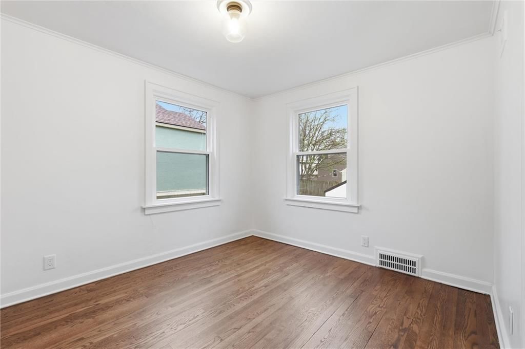 1263 W Gregory Boulevard — photo 27