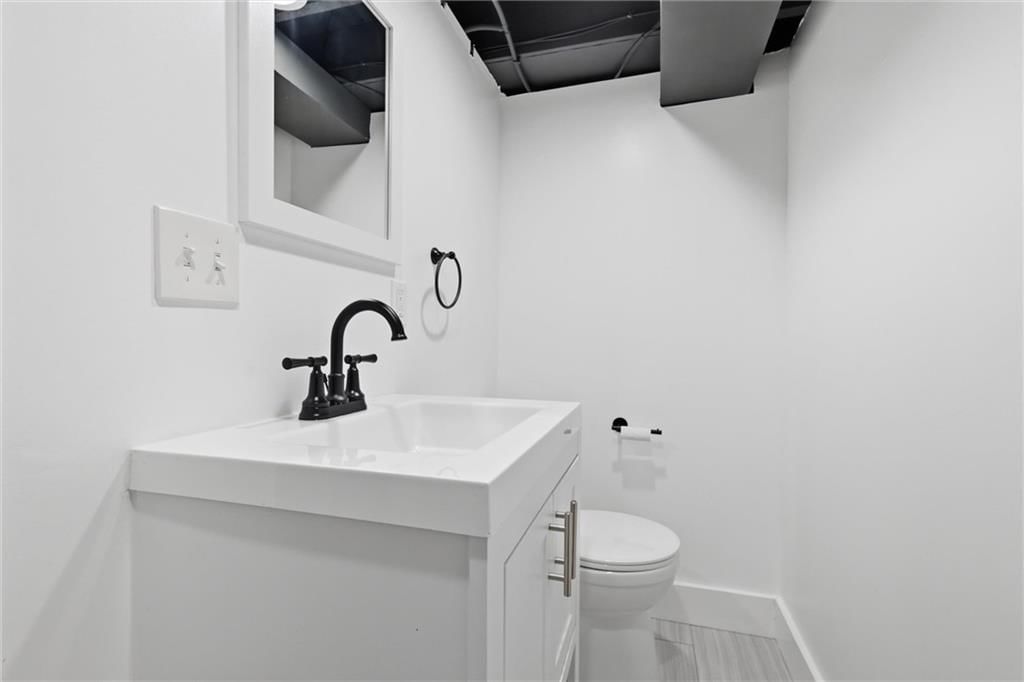 1263 W Gregory Boulevard — photo 34