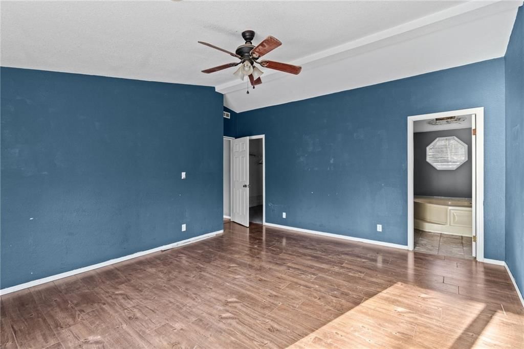 612 N Locust Street — photo 12
