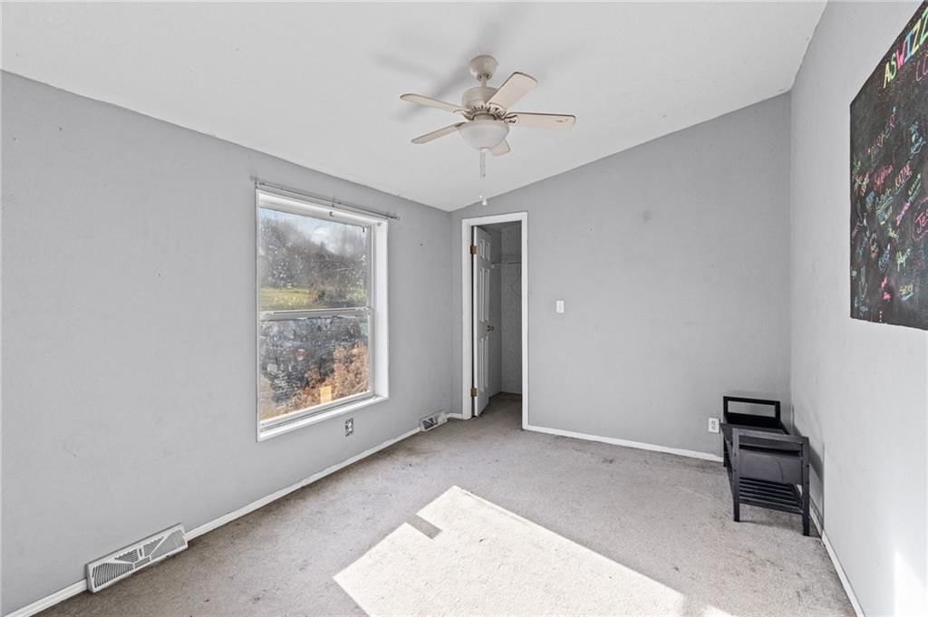 612 N Locust Street — photo 14