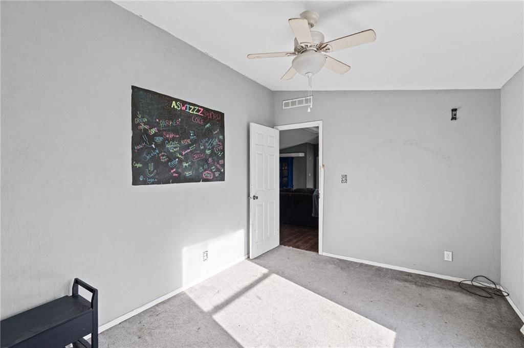 612 N Locust Street — photo 15