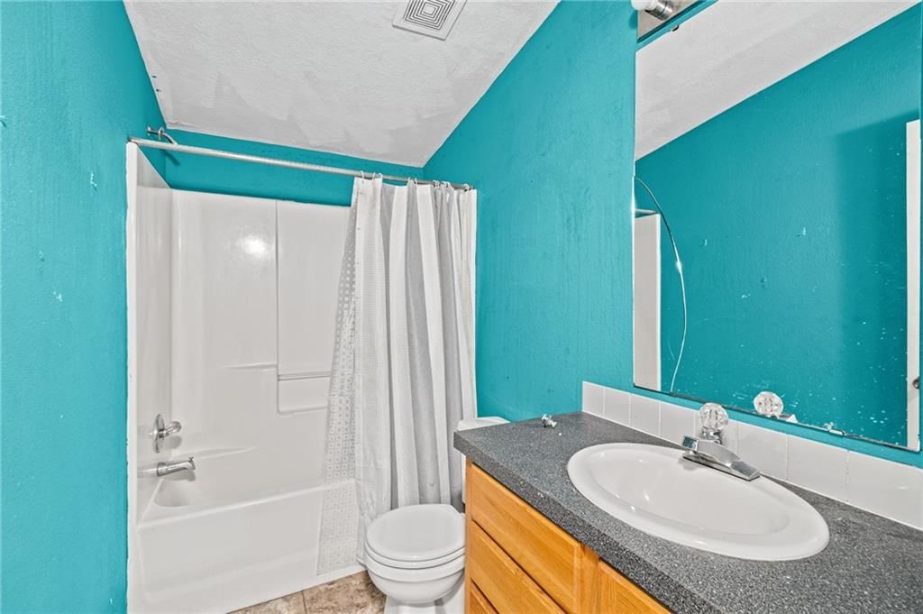 612 N Locust Street — photo 16