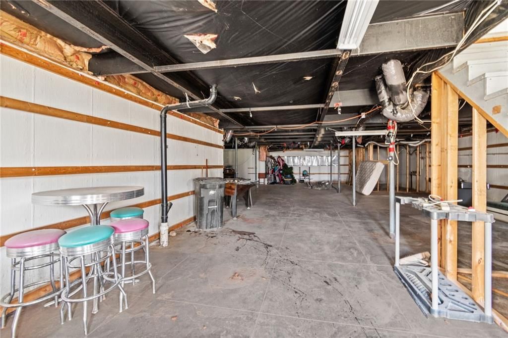 612 N Locust Street — photo 19