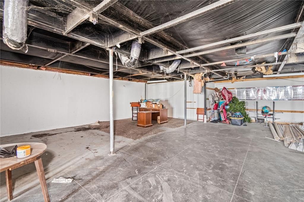 612 N Locust Street — photo 20