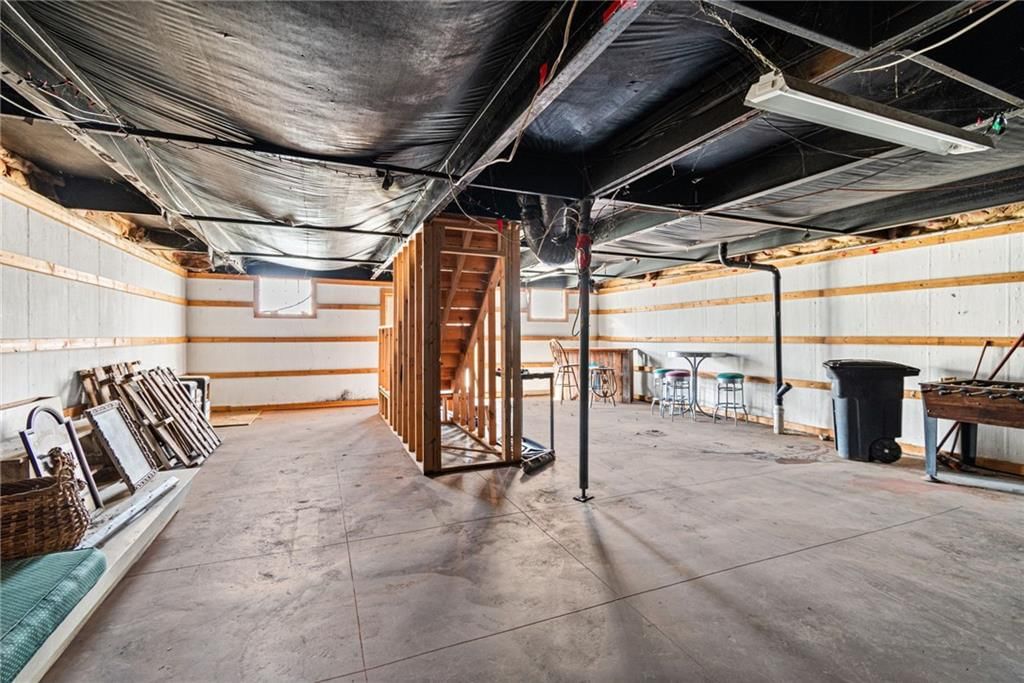 612 N Locust Street — photo 21