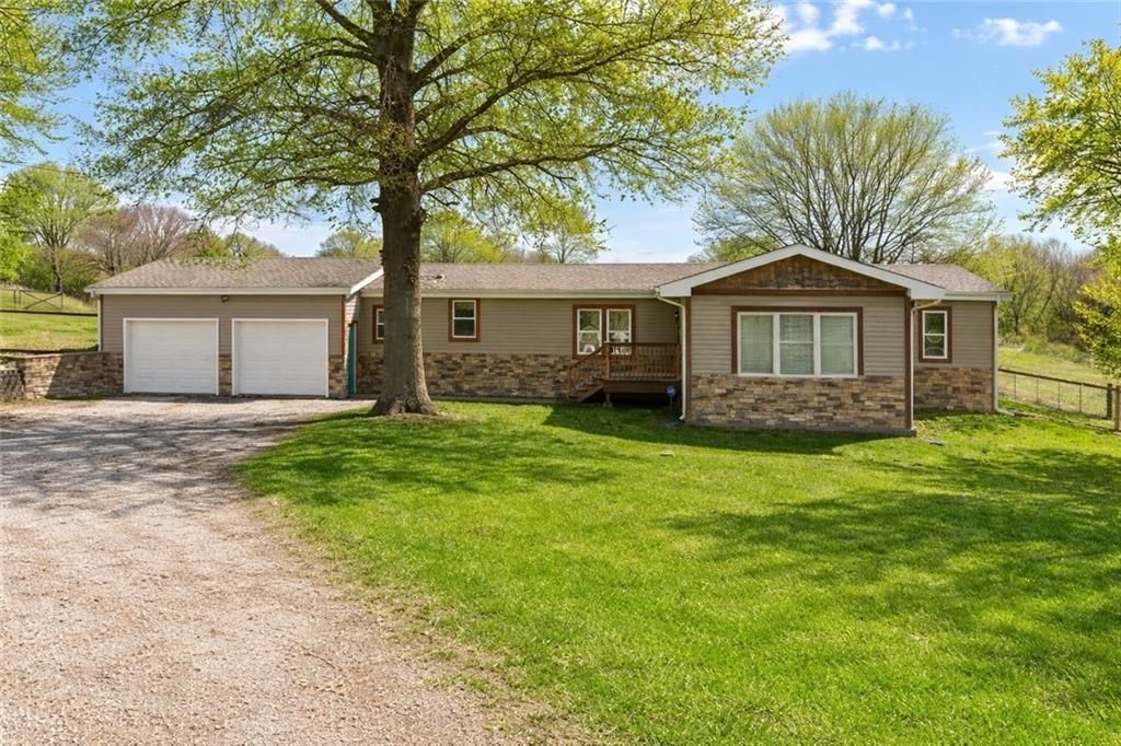 34530 255th Street, Easton, KS