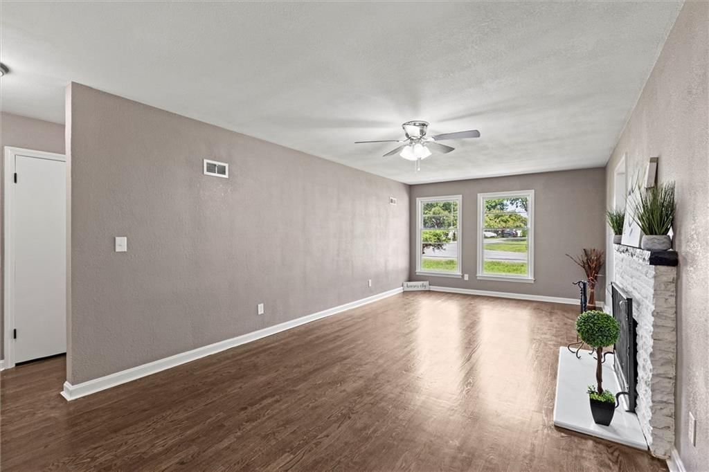 11911 E 44th Street — photo 16