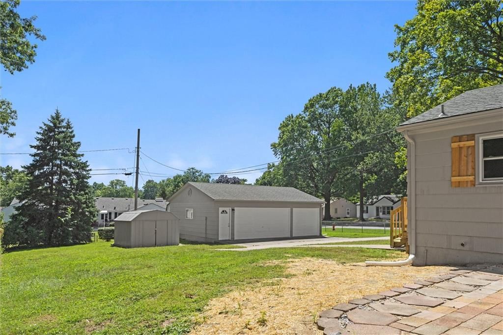 11911 E 44th Street — photo 31