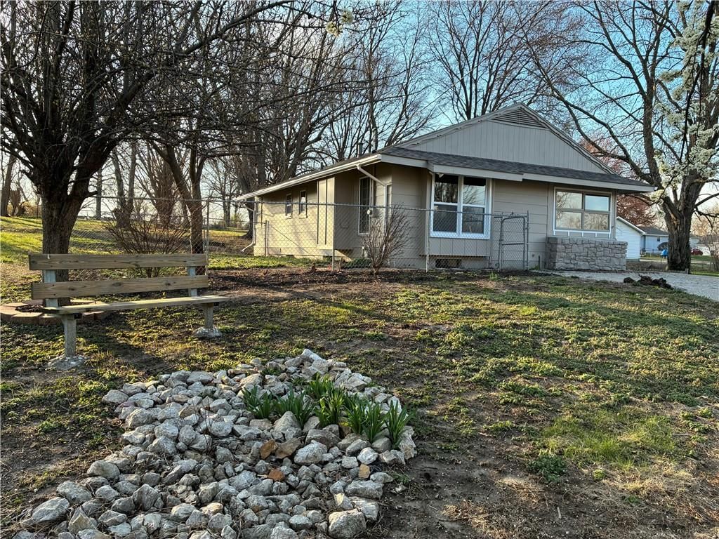 1910 S Lees Summit Road — photo 4