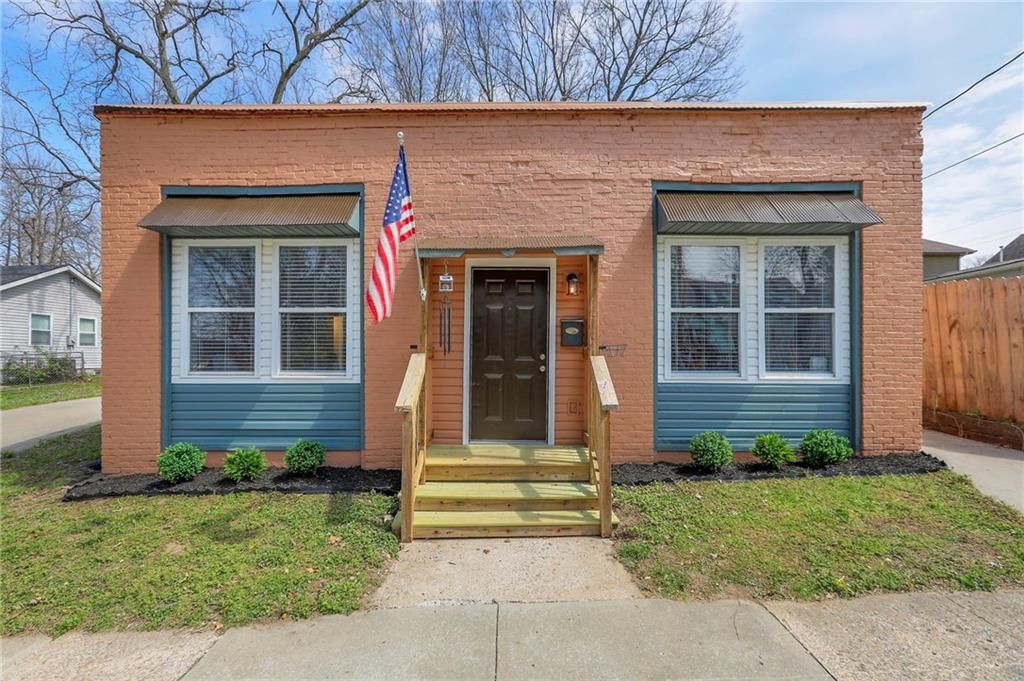 211 S Pearl Street — photo 2