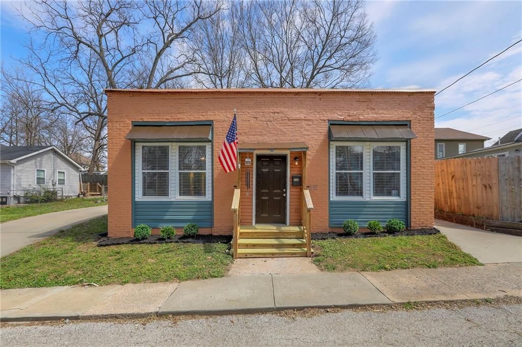 211 S Pearl Street — photo 3