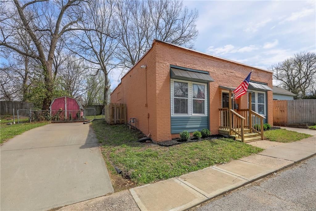 211 S Pearl Street — photo 4