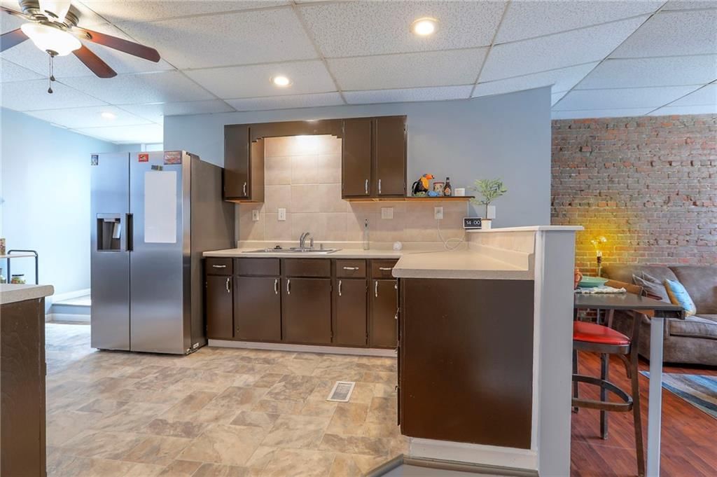 211 S Pearl Street — photo 12