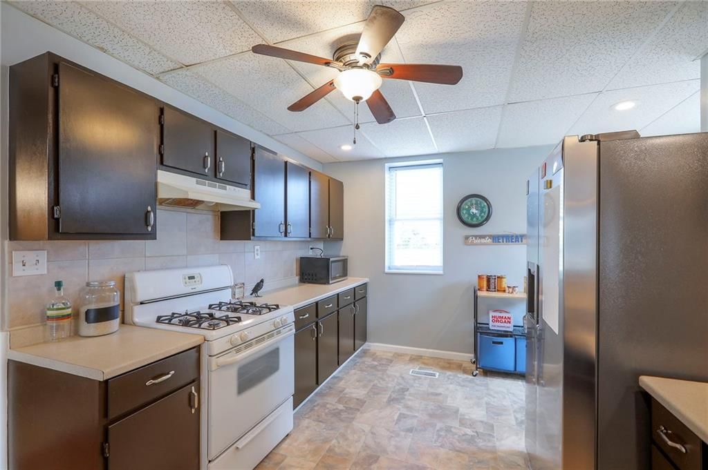211 S Pearl Street — photo 15