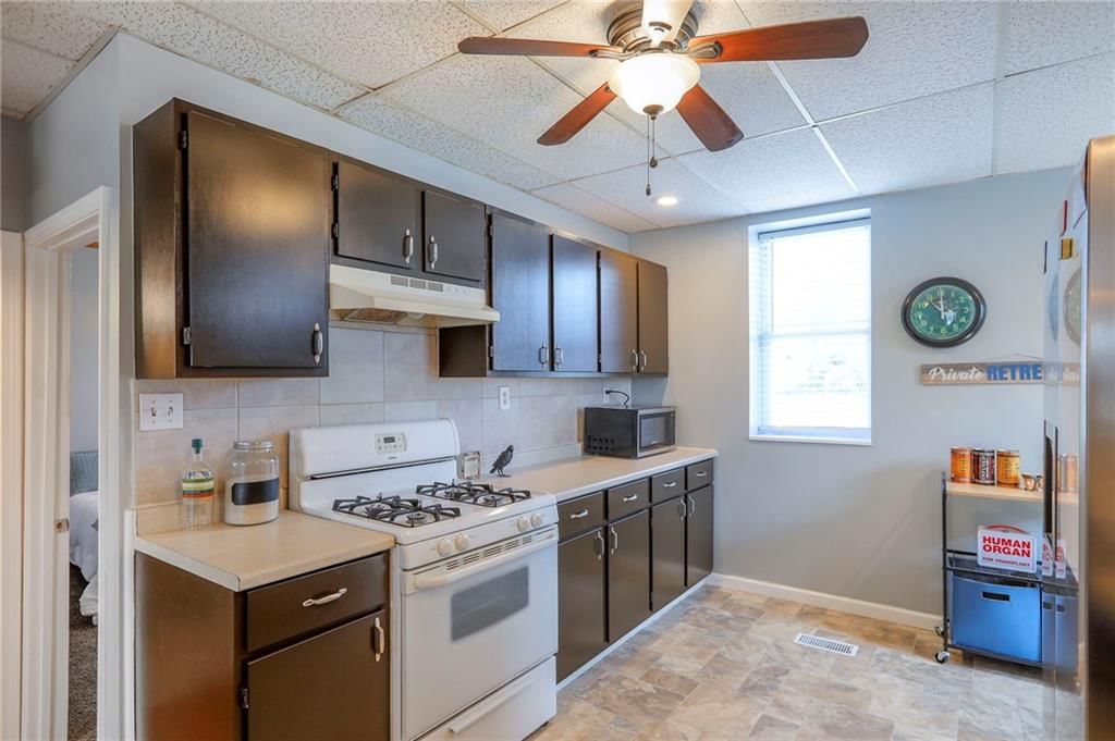 211 S Pearl Street — photo 16