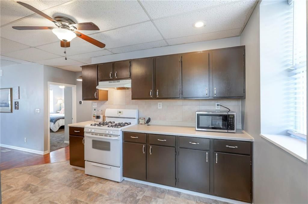 211 S Pearl Street — photo 17