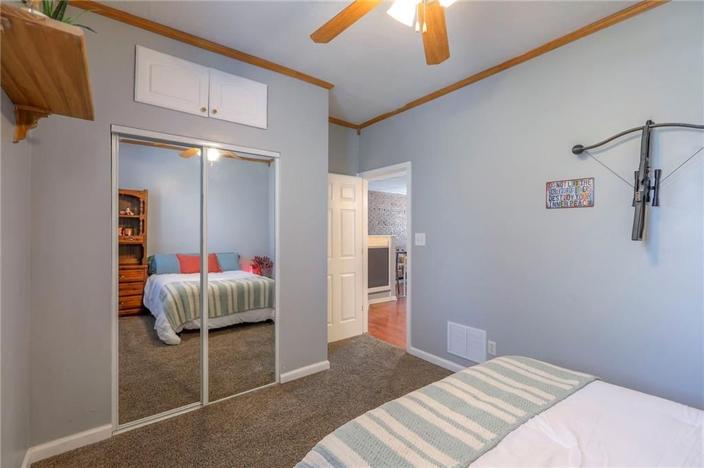 211 S Pearl Street — photo 21