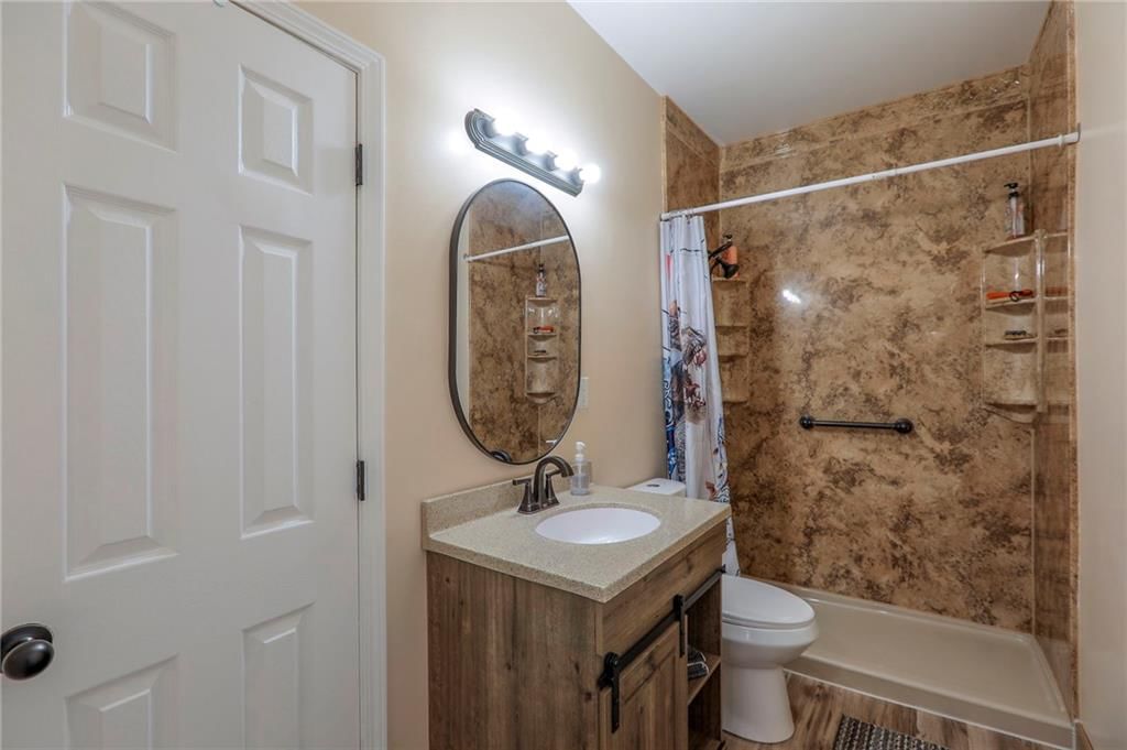 211 S Pearl Street — photo 23