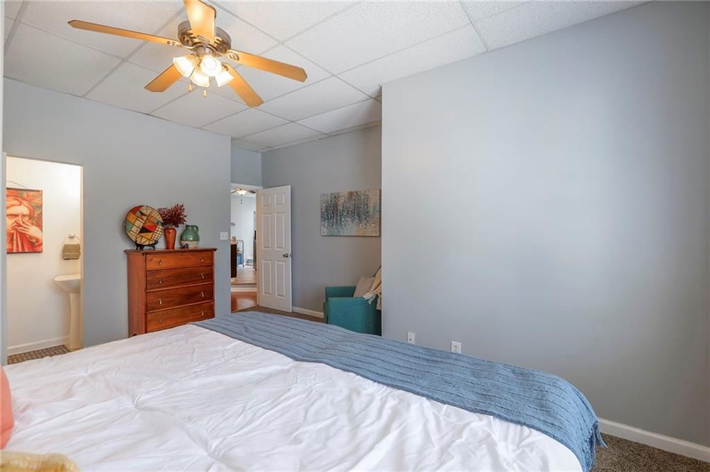 211 S Pearl Street — photo 27