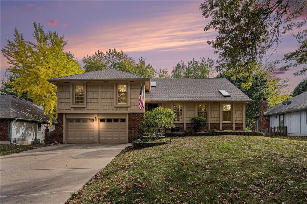 8125 NW Beaman Drive, Kansas City, MO
