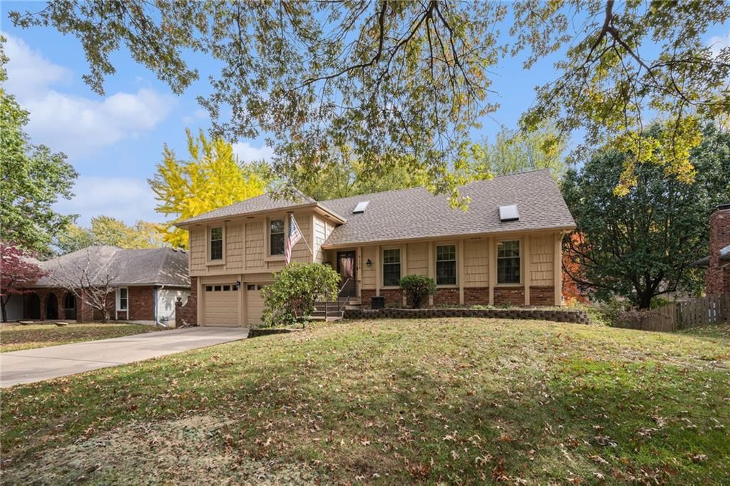 8125 NW Beaman Drive — photo 2