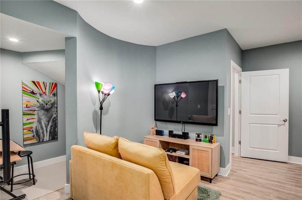 9205 Redbud Lane — photo 36