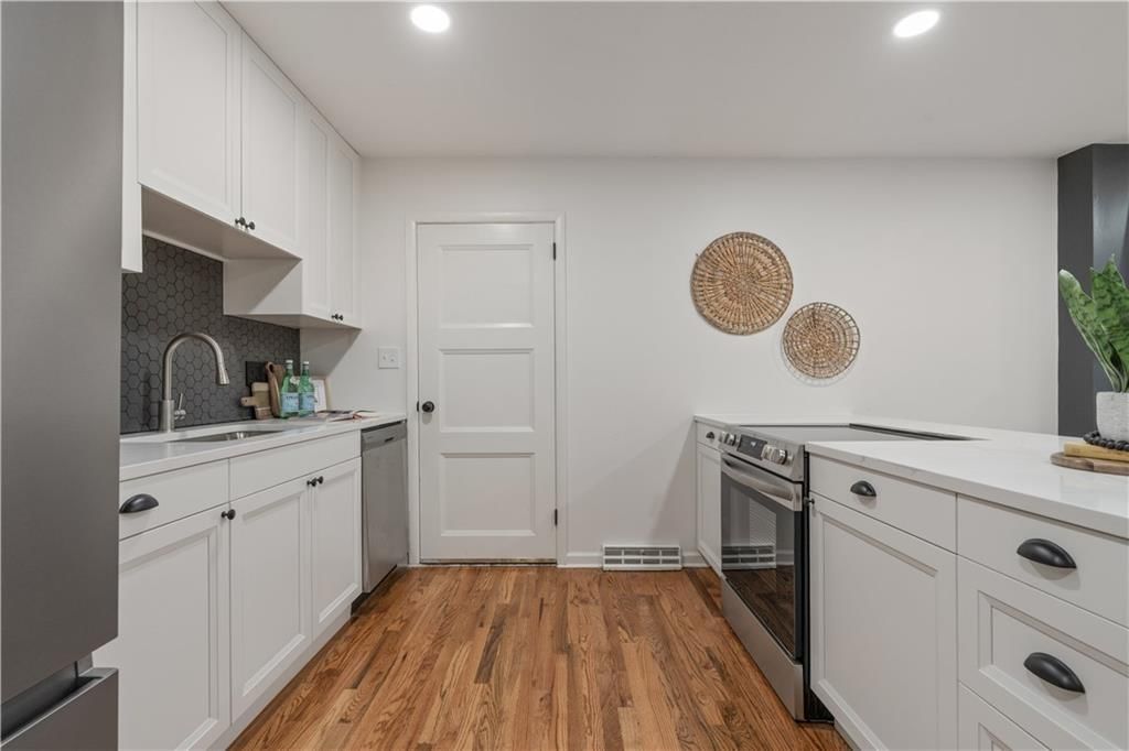 7840 Ash Street — photo 9