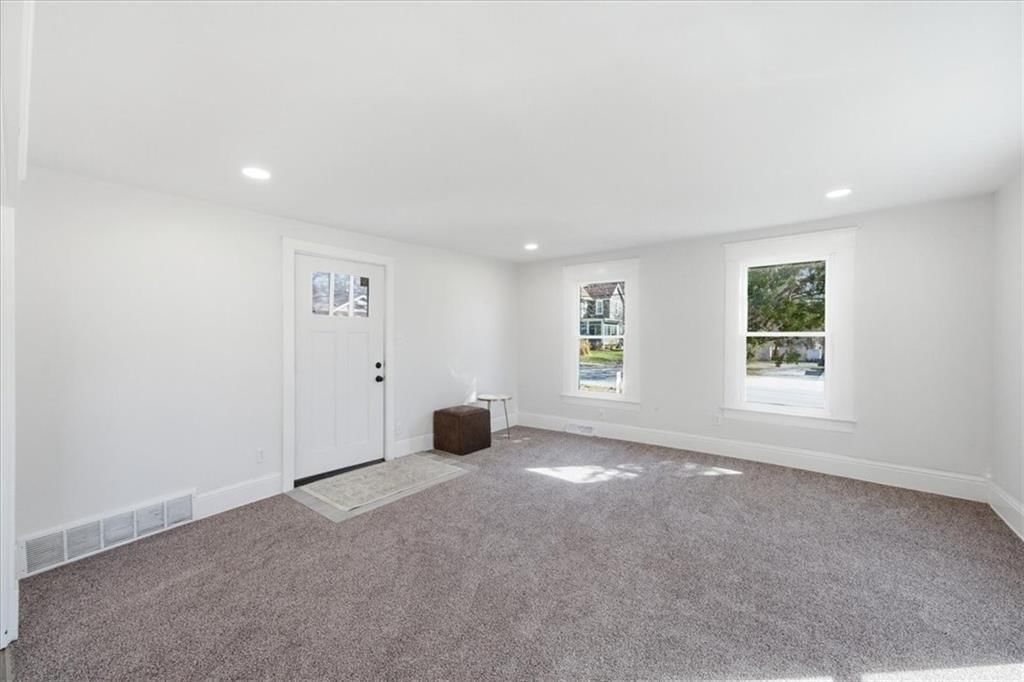 430 E Loula Street — photo 4