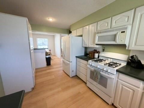2000 NE 34th Place — photo 4
