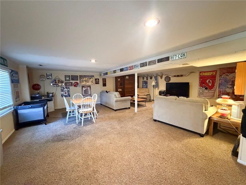 2000 NE 34th Place — photo 13