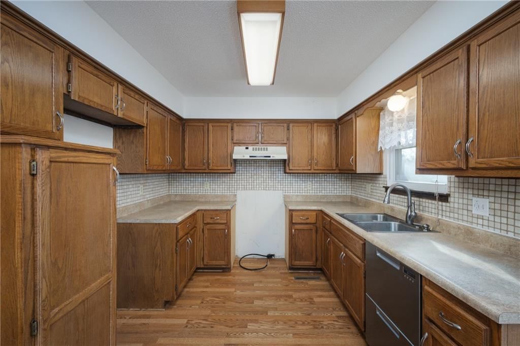 817 Stone Brook Drive — photo 7