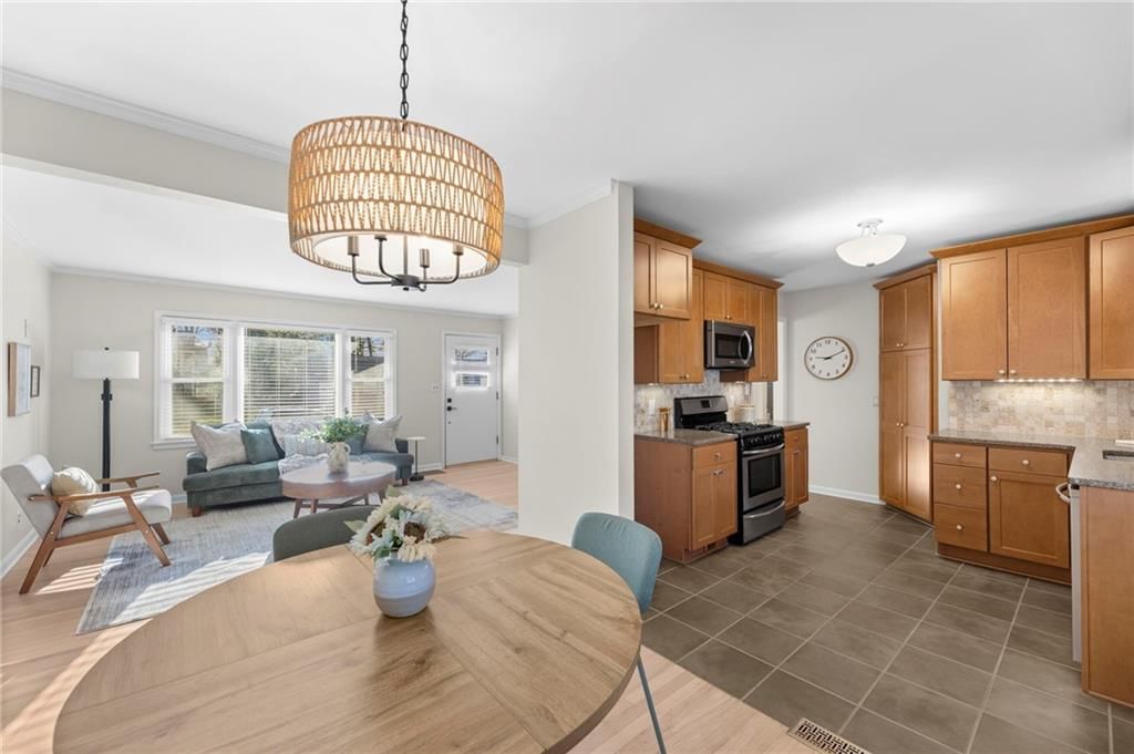 5806 Horton Street — photo 10