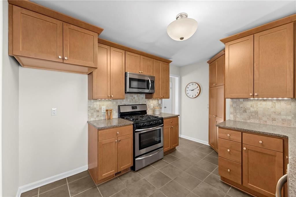 5806 Horton Street — photo 13
