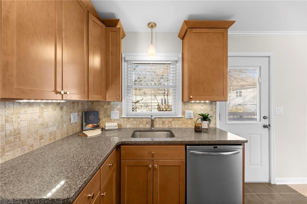 5806 Horton Street — photo 14