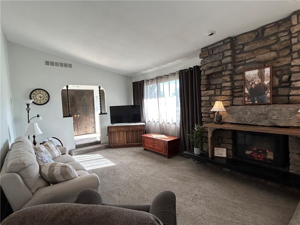 2405 S Stilwell Street — photo 3