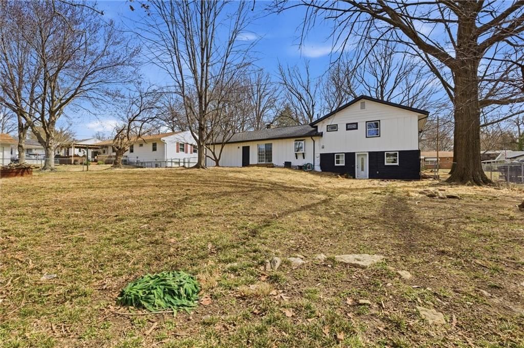 1232 OLD MANOR Road — photo 31
