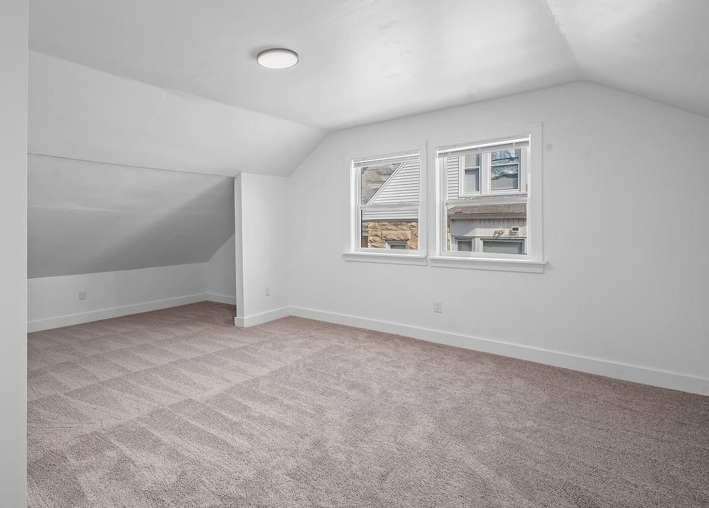 Photo 8 of 34 - 1030 Waverly Avenue, Kansas City, KS 66104