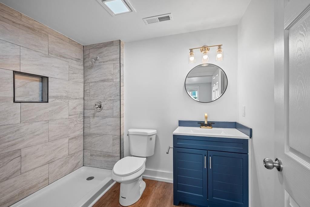 Photo 14 of 34 - 1030 Waverly Avenue, Kansas City, KS 66104