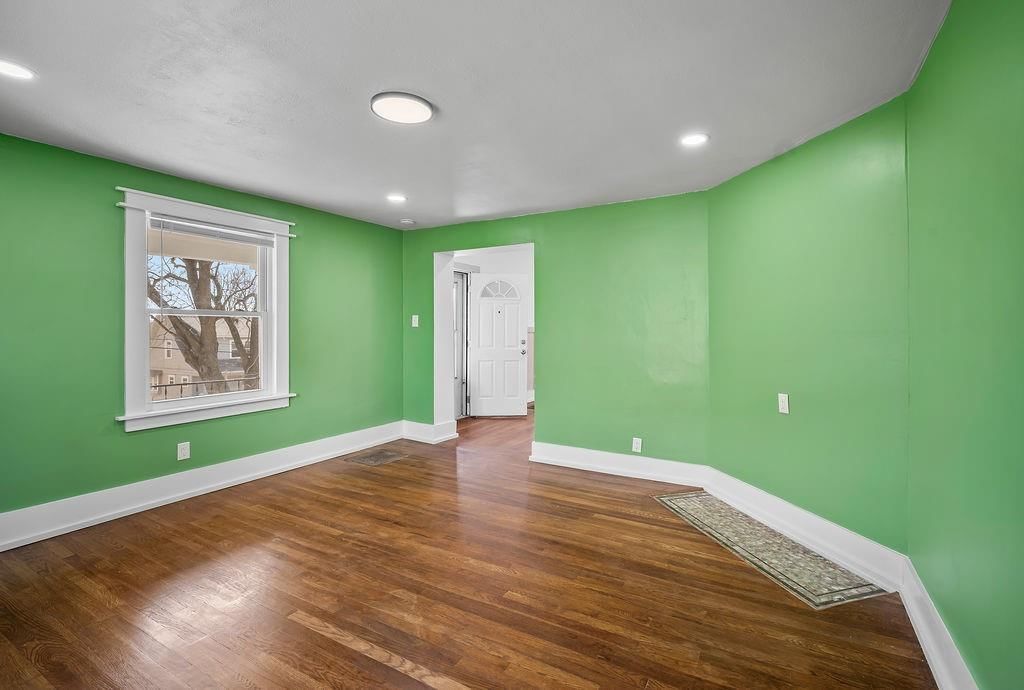Photo 20 of 34 - 1030 Waverly Avenue, Kansas City, KS 66104