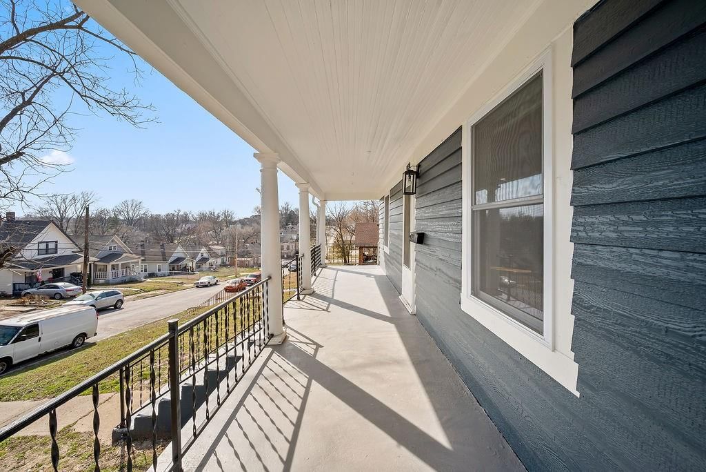 Photo 21 of 34 - 1030 Waverly Avenue, Kansas City, KS 66104