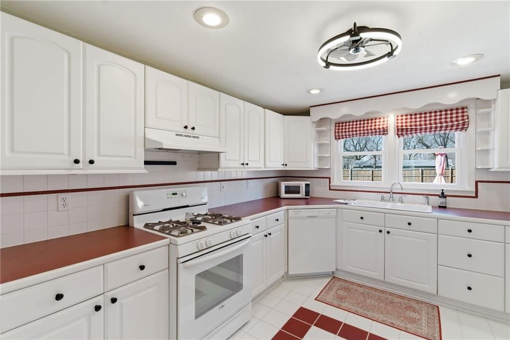 409 S Madison Street — photo 11