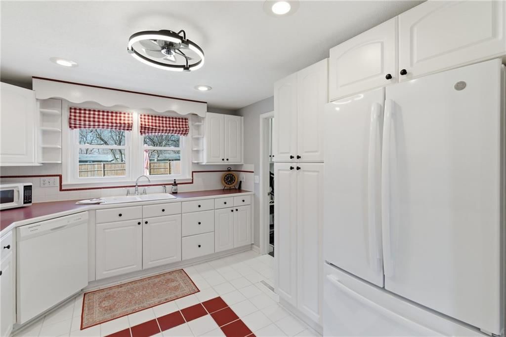 409 S Madison Street — photo 12