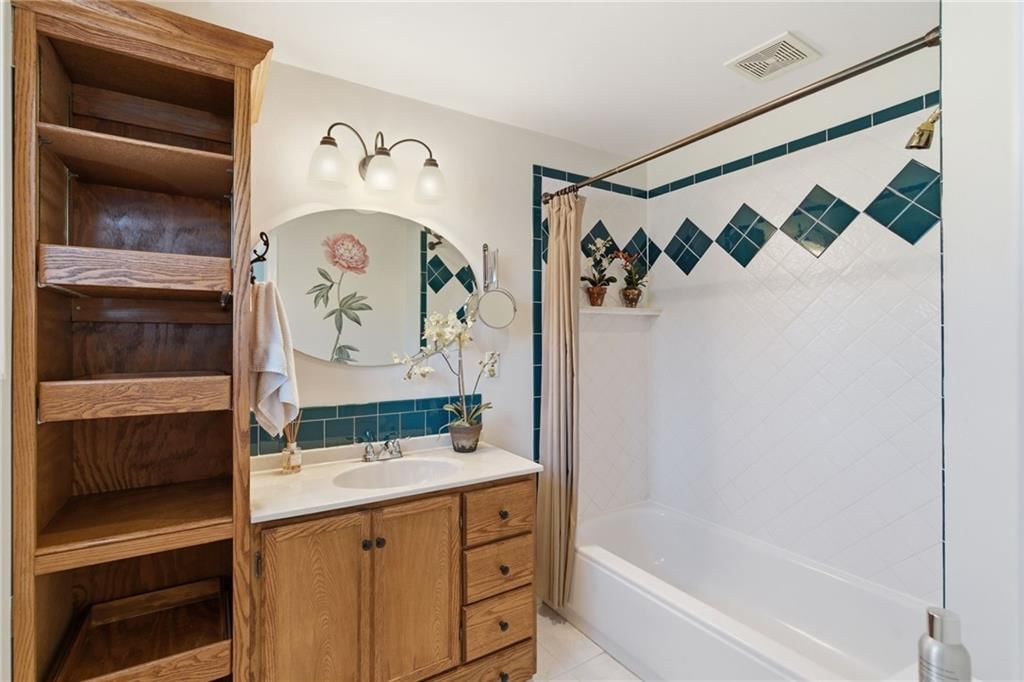 409 S Madison Street — photo 17